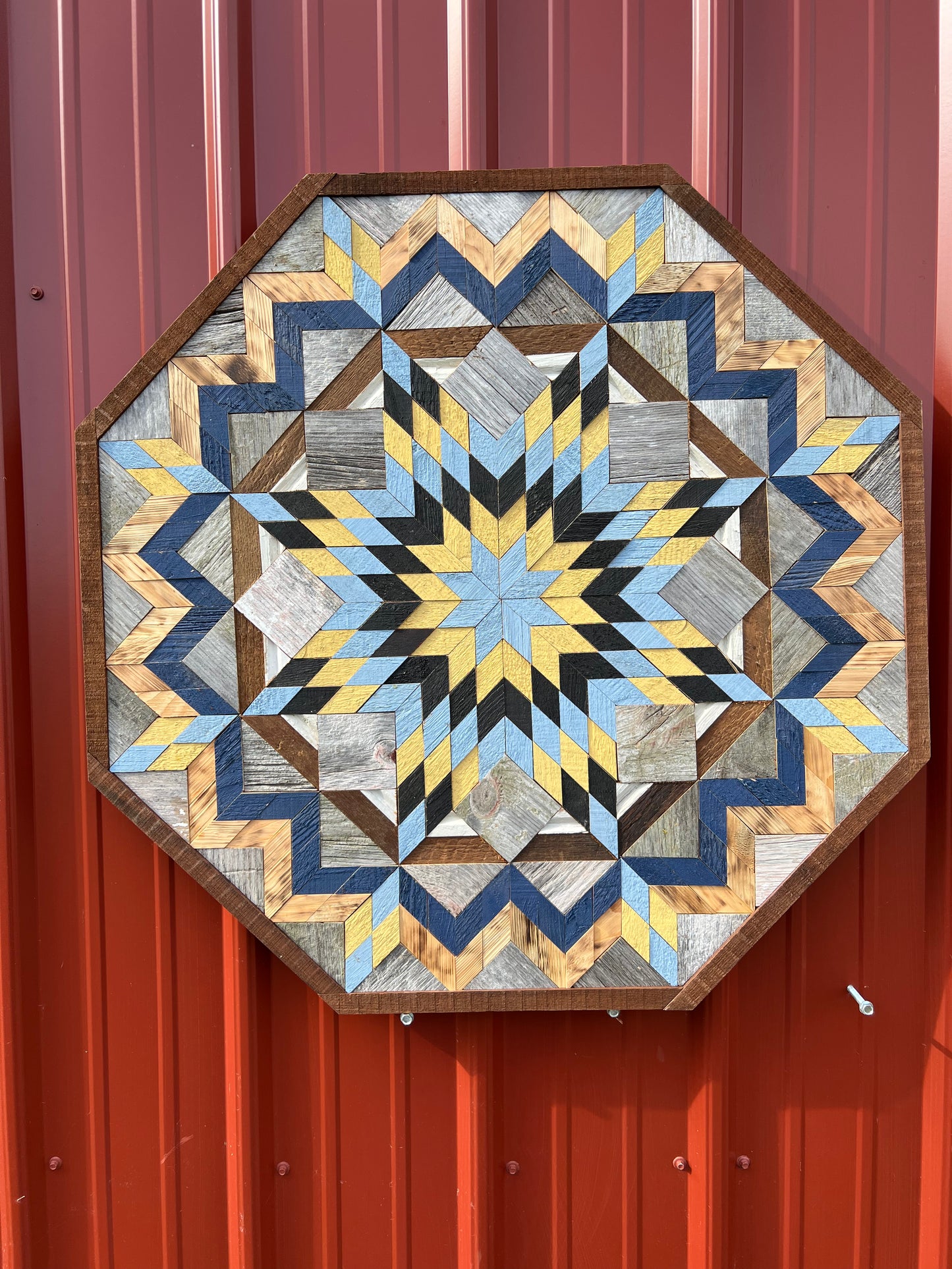 Amish Handmade Barn Quilt - Octagon (30.5 in x 30.5 in x 1 in)