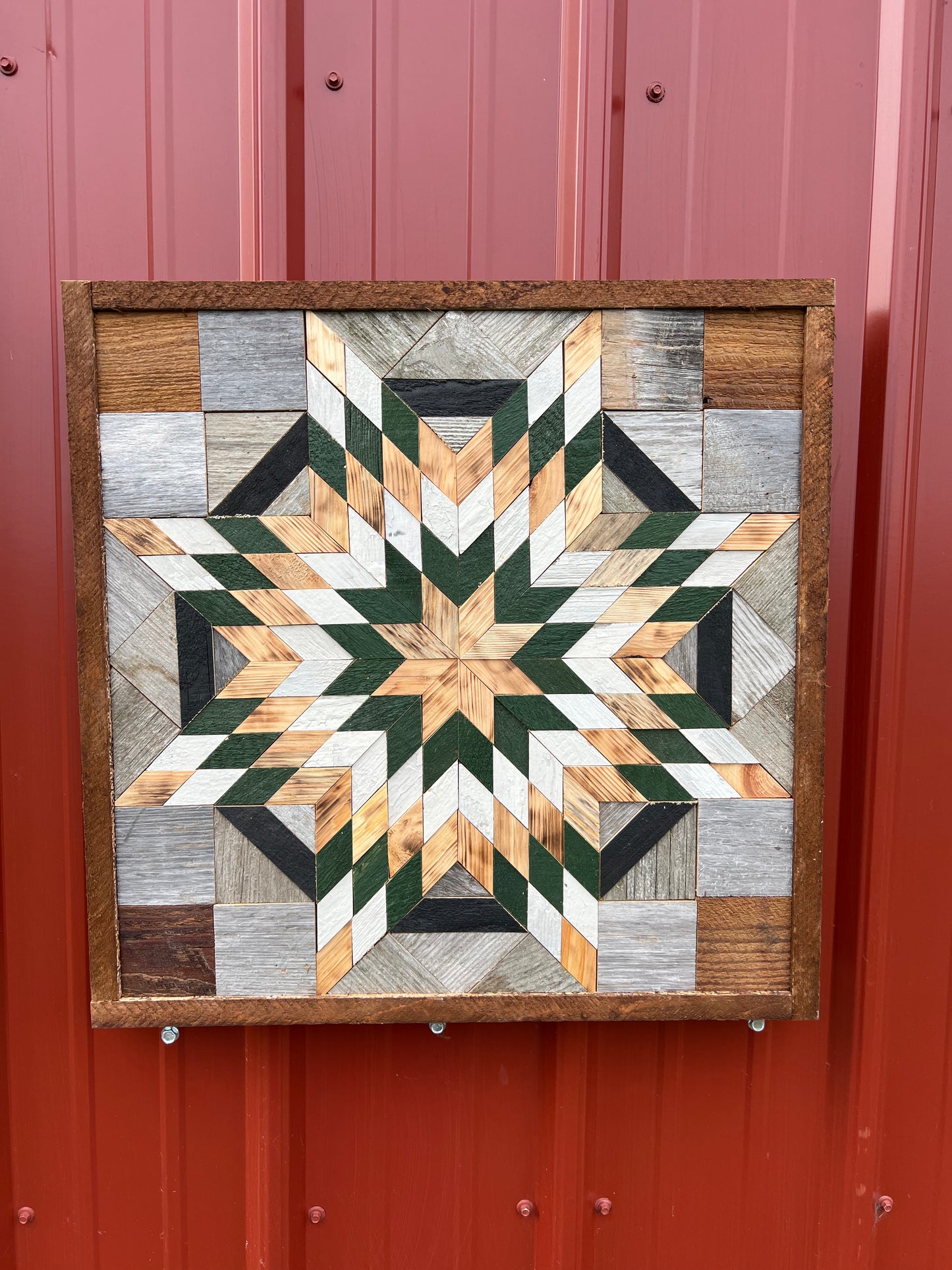 Amish Handmade Barn Quilt - Square (20.75 in x 20.75 in x 1 in)