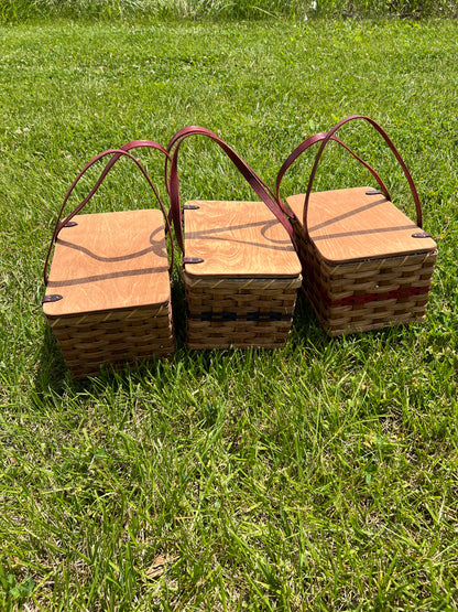 Handmade Amish Basket – Classic Woven Design with Leather Handles