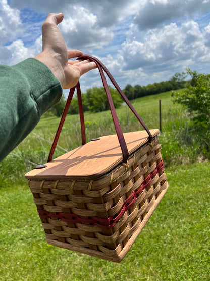 Handmade Amish Basket – Classic Woven Design with Leather Handles