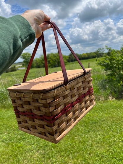 Handmade Amish Basket – Classic Woven Design with Leather Handles
