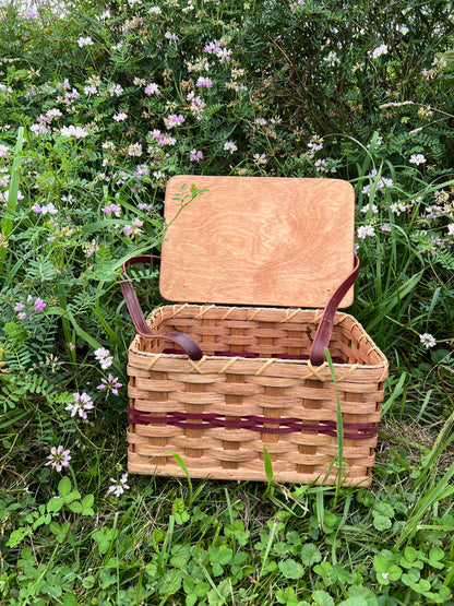Handmade Amish Basket – Classic Woven Design with Leather Handles