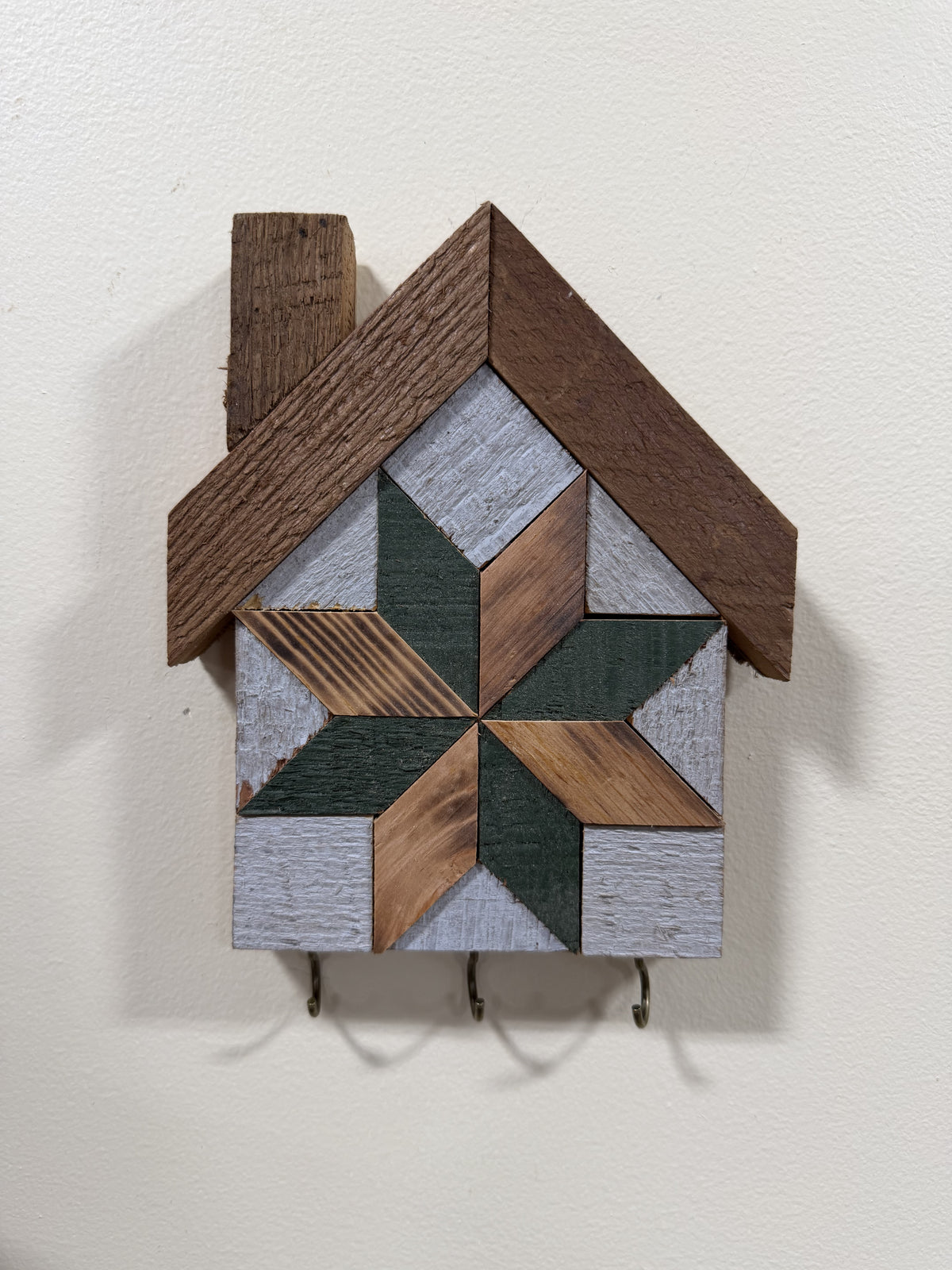 KH-03: Amish handmade house-shaped barn quilt key holder, green & natural wood star mosaic, reclaimed barn wood and three hooks