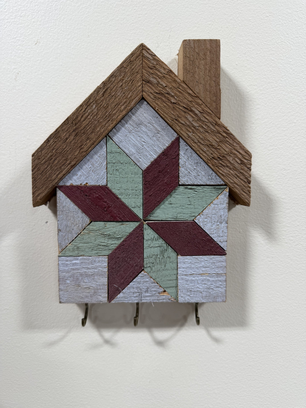 KH-08: Amish handmade house-shaped barn quilt key holder, burgundy & sage star mosaic, reclaimed barn wood and three hooks