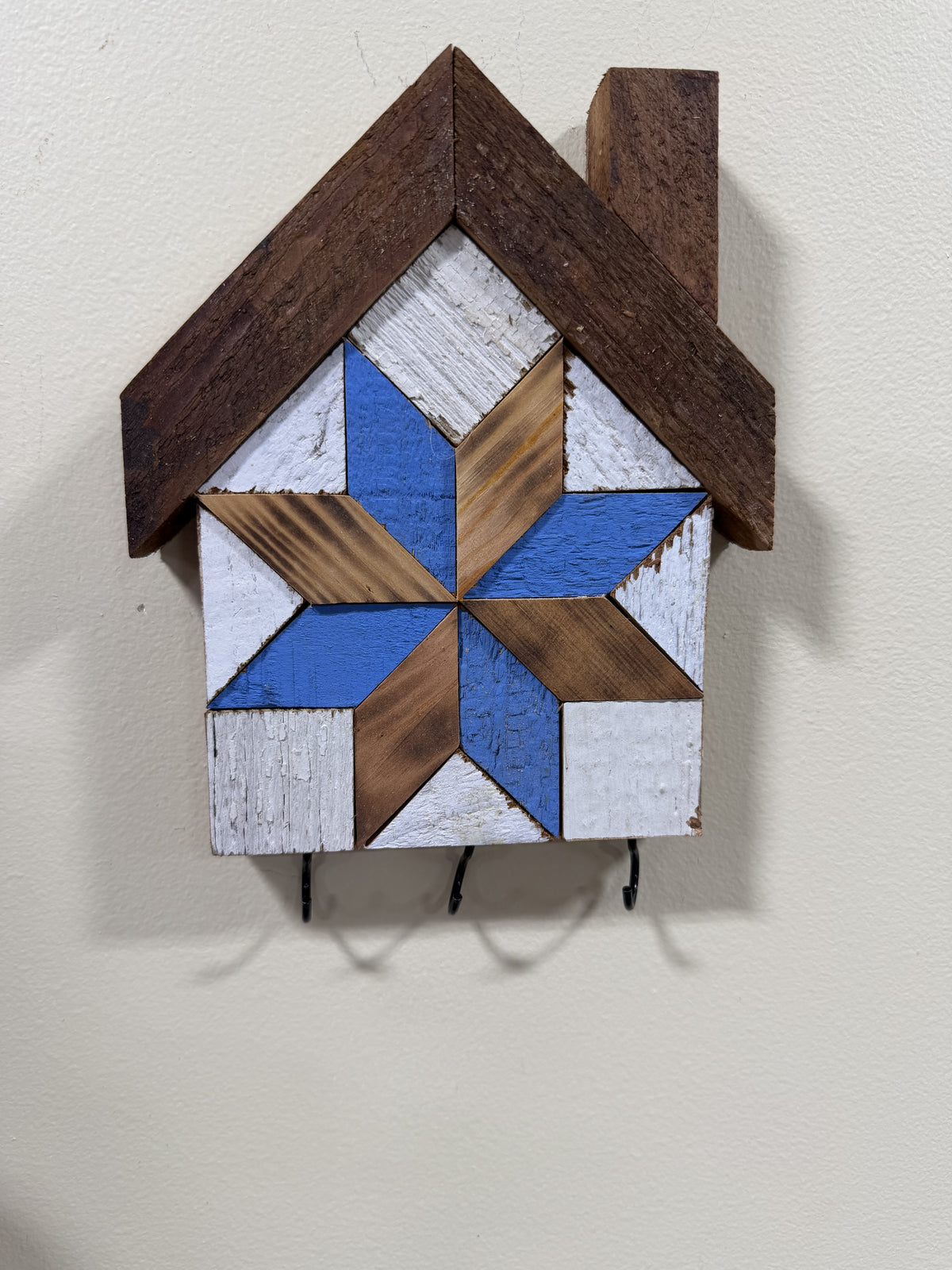 KH-11: Amish handmade house-shaped barn quilt key holder, blue & natural wood star mosaic, reclaimed barn wood and three hooks