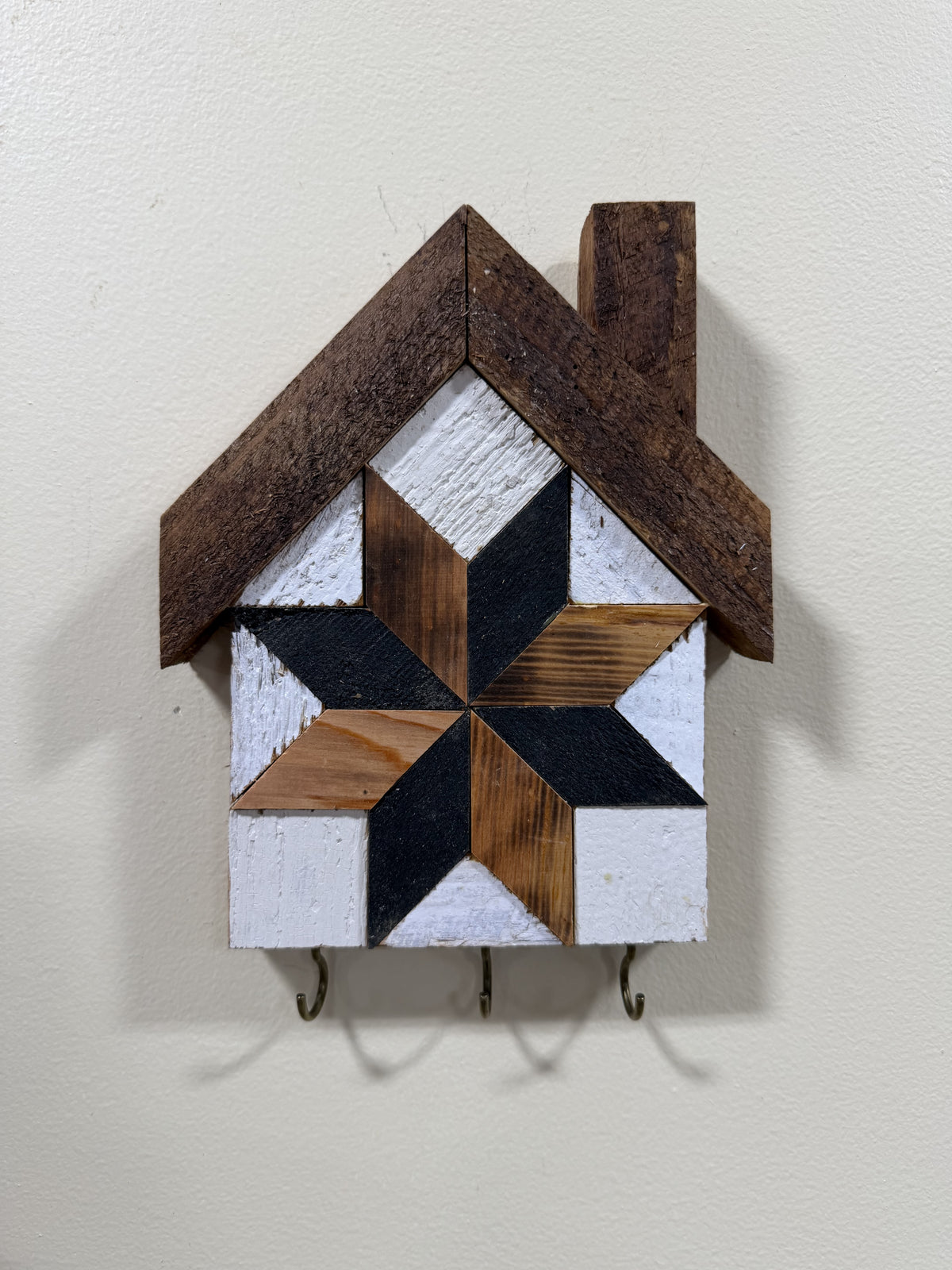 KH-13: Amish handmade house-shaped barn quilt key holder, black & natural wood star mosaic, reclaimed barn wood and three hooks